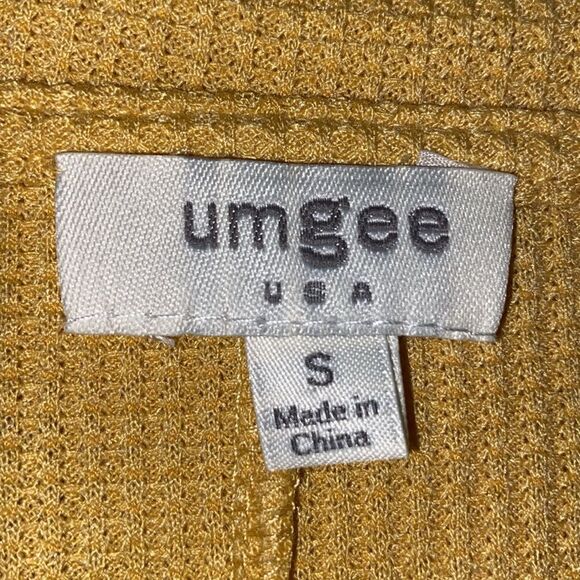 UMGEE Wms Sz Sm Gold Waffle Knit
V Neck 3/4 Puffy Sheer Bell Sleeve Blouse Shirt - Picture 4 of 5